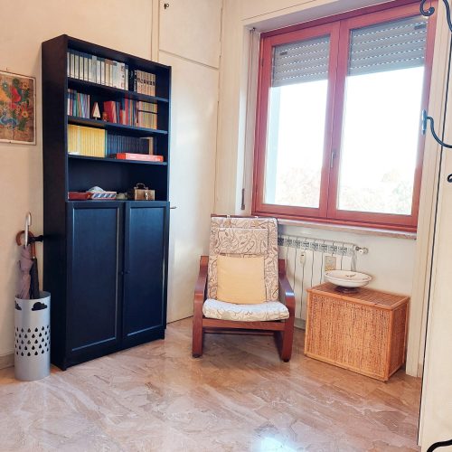 Arese-trilocale con terrazzo e box