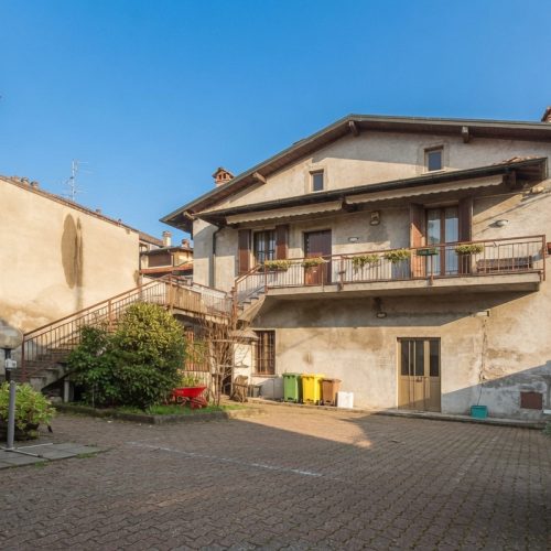 villa con giardino in vendita Saronno